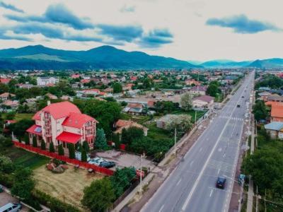بياترا نام Pensiunea Octogon المظهر الخارجي الصورة